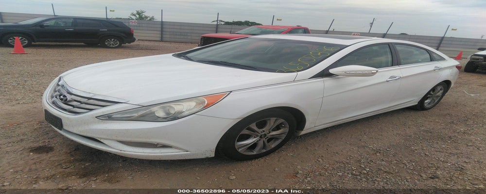 5NPEC4AC1BH045001 2011 HYUNDAI SONATA photo no. 2
