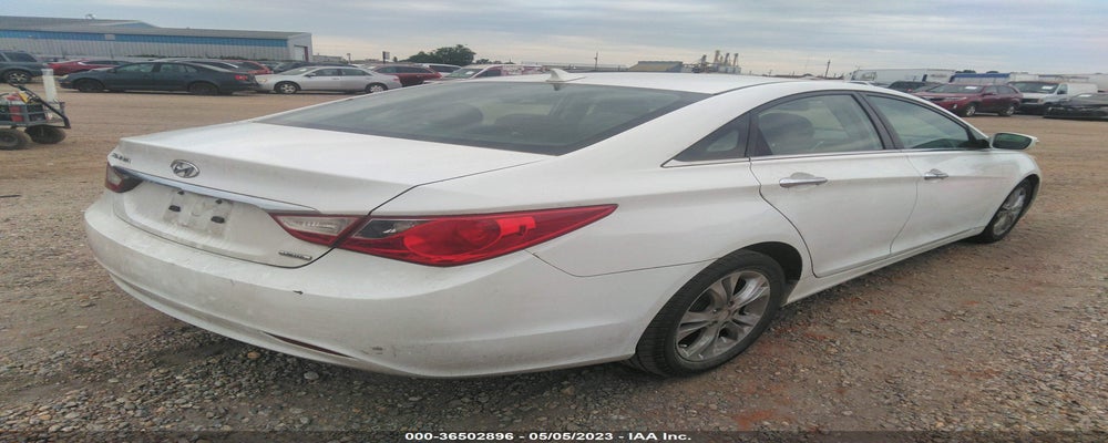 5NPEC4AC1BH045001 2011 HYUNDAI SONATA photo no. 4