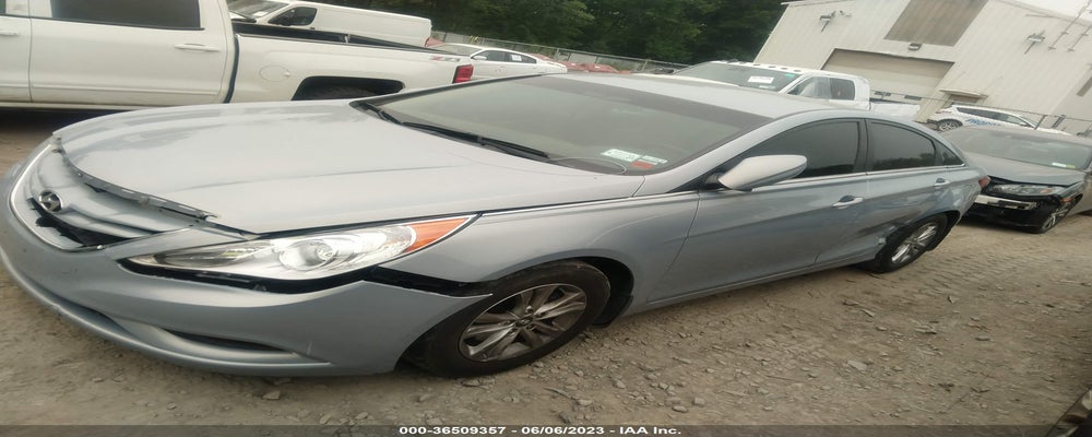 5NPEB4AC8BH137466 2011 HYUNDAI SONATA photo no. 2