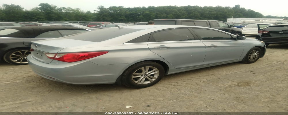 5NPEB4AC8BH137466 2011 HYUNDAI SONATA photo no. 4