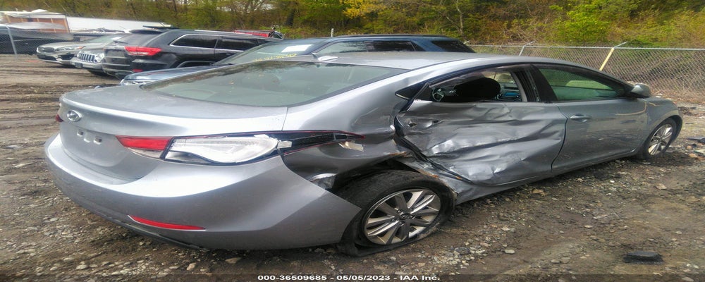 5NPDH4AE2FH564109 2015 HYUNDAI ELANTRA photo no. 4