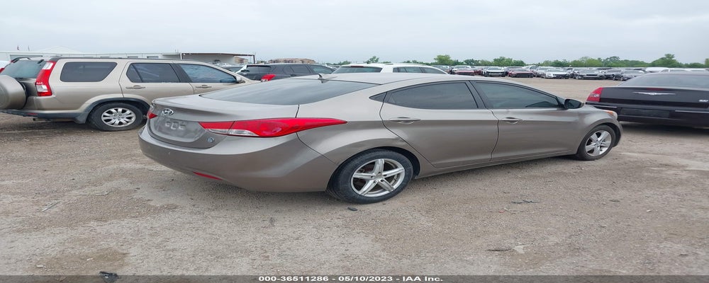 5NPDH4AE2DH324135 2013 HYUNDAI ELANTRA photo no. 4