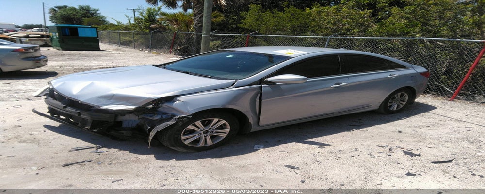 5NPEB4AC9BH107585 2011 HYUNDAI SONATA photo no. 2
