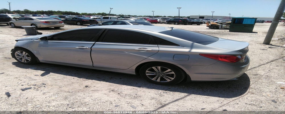 5NPEB4AC9BH107585 2011 HYUNDAI SONATA photo no. 3