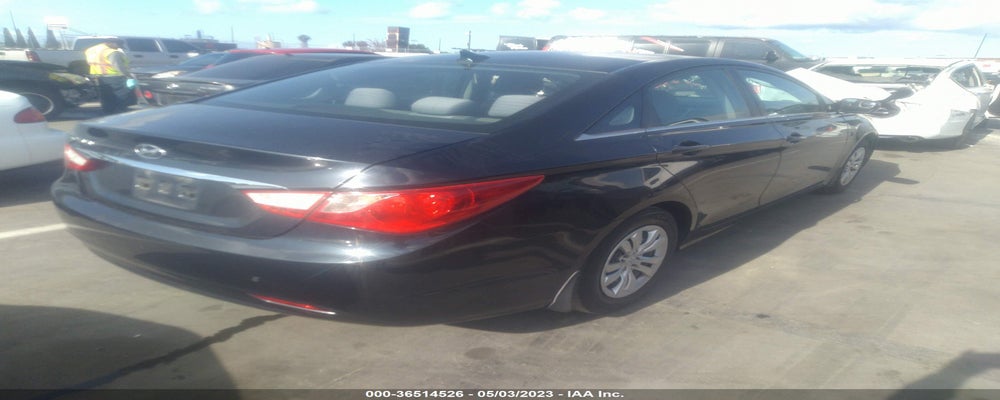 5NPEB4ACXBH264784 2011 HYUNDAI SONATA photo no. 4