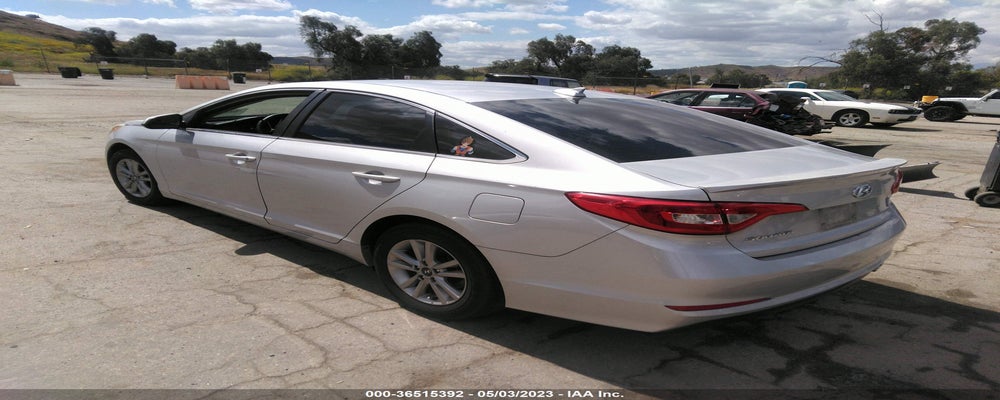 5NPE24AF1FH215828 2015 HYUNDAI SONATA photo no. 3
