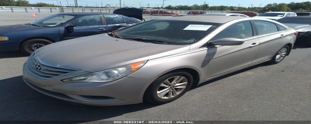 5NPEB4AC8BH147785 2011 HYUNDAI SONATA photo no. 2