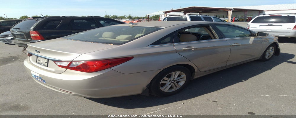 5NPEB4AC8BH147785 2011 HYUNDAI SONATA photo no. 4