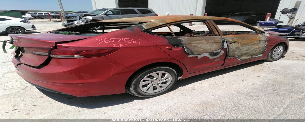 5NPD74LF3JH333768 2018 HYUNDAI ELANTRA photo no. 4