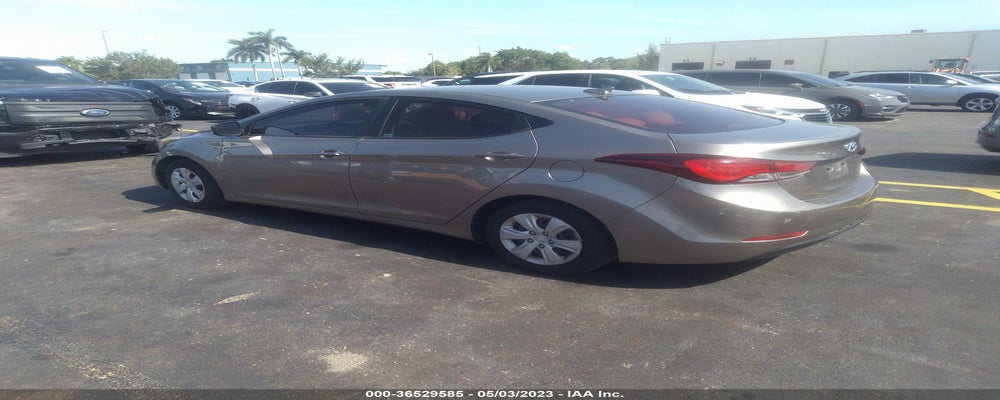 5NPDH4AE8GH755664 2016 HYUNDAI ELANTRA photo no. 3