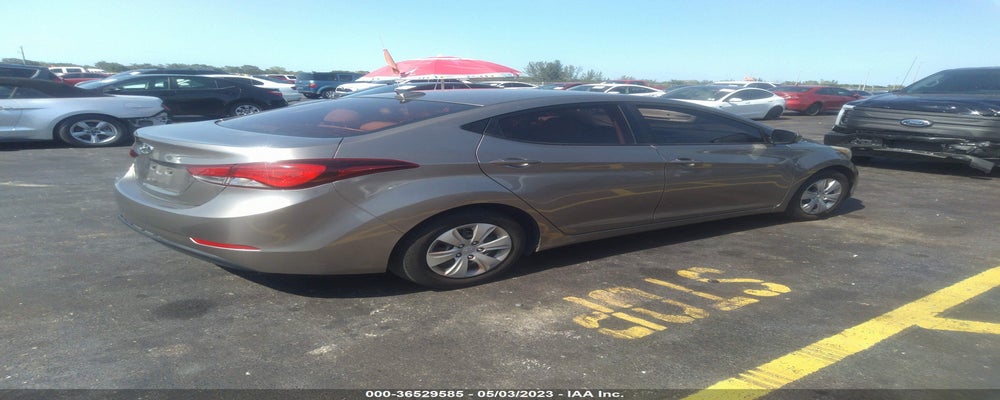 5NPDH4AE8GH755664 2016 HYUNDAI ELANTRA photo no. 4