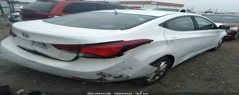 5NPDH4AEXFH589033 2015 HYUNDAI ELANTRA photo no. 4