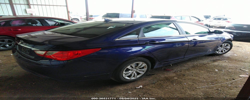 5NPEB4AC8CH4713   2012 HYUNDAI SONATA photo no. 4