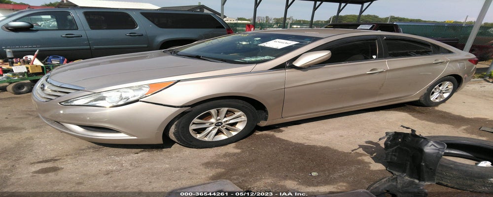 5NPEB4AC5BH281394 2011 HYUNDAI SONATA photo no. 2