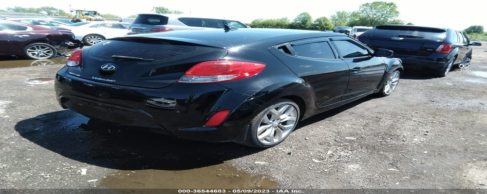KMHTC6AD8DU175163 2013 HYUNDAI VELOSTER photo no. 4