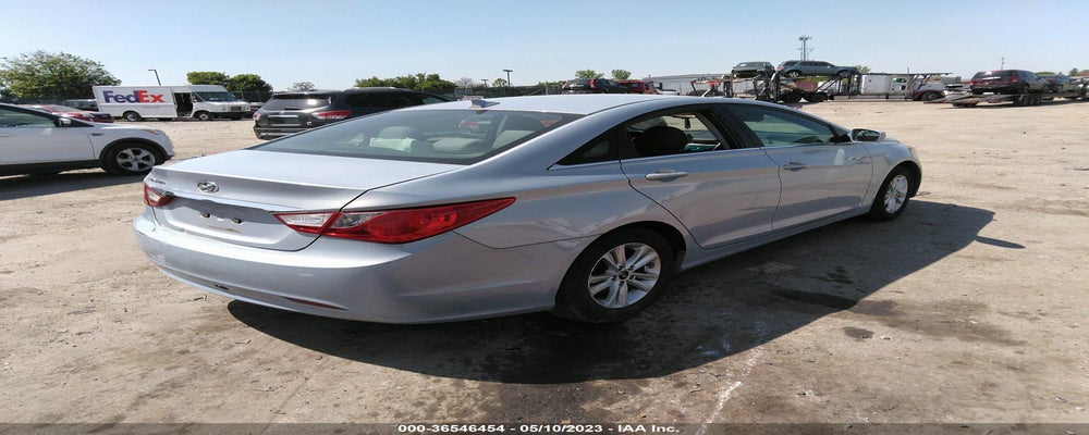 5NPEB4AC1DH633132 2013 HYUNDAI SONATA photo no. 4