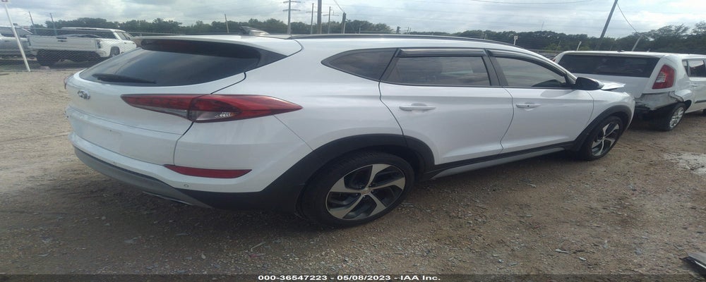 KM8J33A20JU818251 2018 HYUNDAI TUCSON photo no. 4