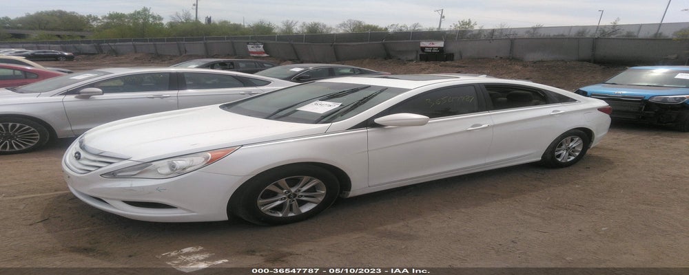 5NPEB4AC0BH024045 2011 HYUNDAI SONATA photo no. 2