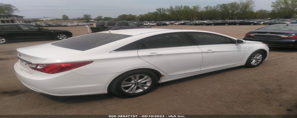 5NPEB4AC0BH024045 2011 HYUNDAI SONATA photo no. 4