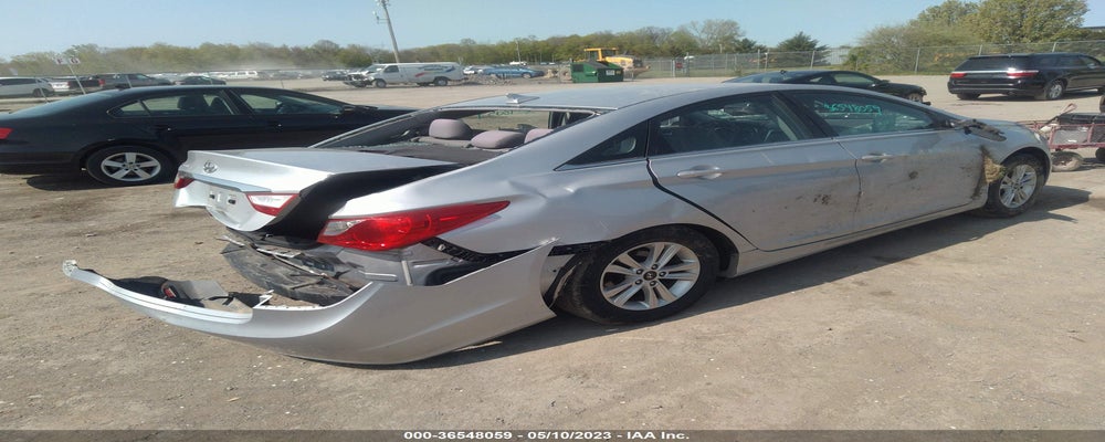 5NPEB4ACXBH203919 2011 HYUNDAI SONATA photo no. 4