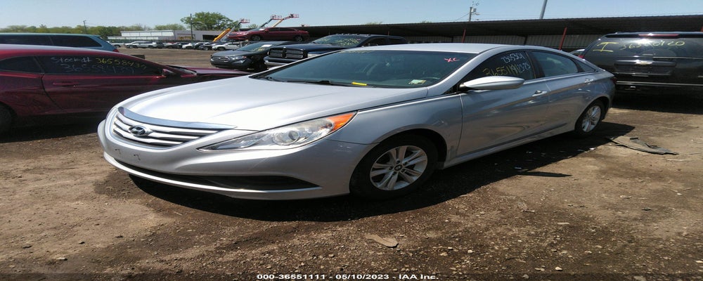 5NPEB4AC1EH889756 2014 HYUNDAI SONATA photo no. 2