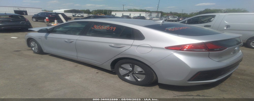 KMHC65LC1JU102590 2018 HYUNDAI IONIQ HYBRID photo no. 3