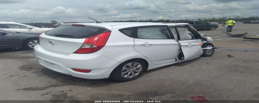 KMHCT5AE4GU266387 2016 HYUNDAI ACCENT photo no. 4