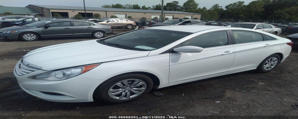 5NPEB4AC5BH085116 2011 HYUNDAI SONATA photo no. 2