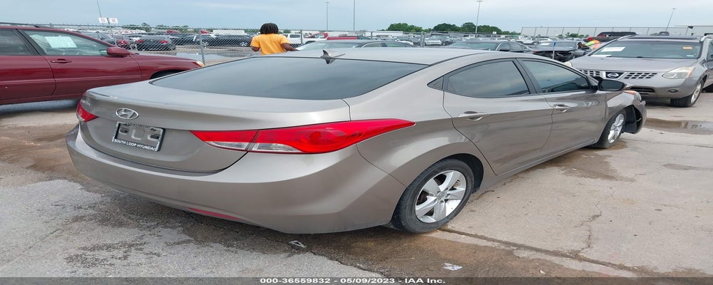 5NPDH4AE1DH292424 2013 HYUNDAI ELANTRA photo no. 4