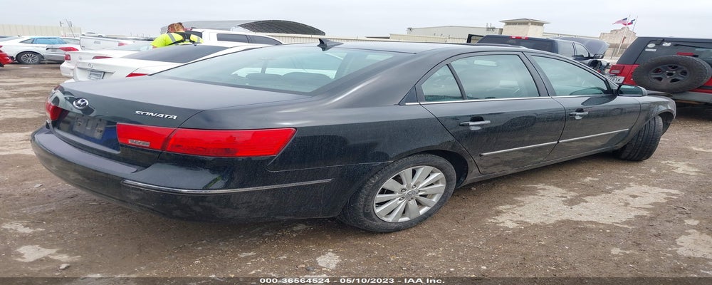 5NPEU4ACXAH608381 2010 HYUNDAI SONATA photo no. 4