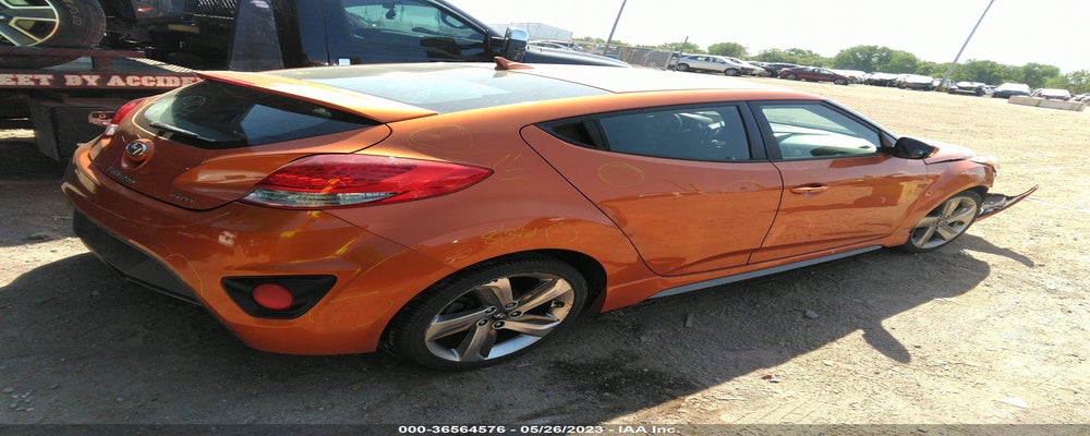 KMHTC6AE0DU130095 2013 HYUNDAI VELOSTER photo no. 4