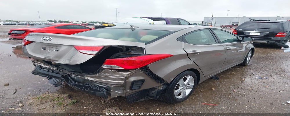 5NPDH4AE8DH352375 2013 HYUNDAI ELANTRA photo no. 4