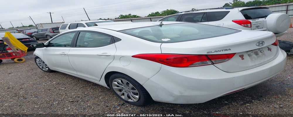 5NPDH4AE8DH197875 2013 HYUNDAI ELANTRA photo no. 3