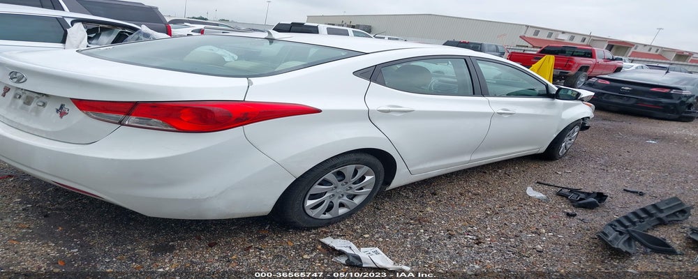 5NPDH4AE8DH197875 2013 HYUNDAI ELANTRA photo no. 4