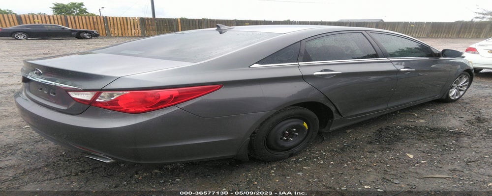 5NPEC4AC9BH121032 2011 HYUNDAI SONATA photo no. 4