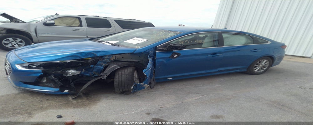 5NPE24AF8JH647793 2018 HYUNDAI SONATA photo no. 2