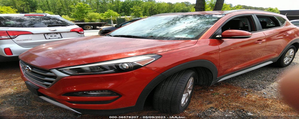 KM8J33A26HU421699 2017 HYUNDAI TUCSON photo no. 2
