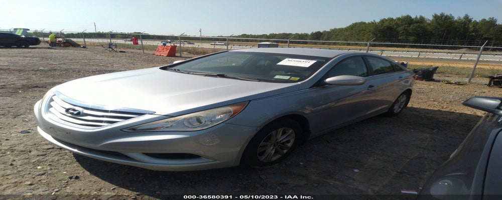 5NPEB4AC3BH186882 2011 HYUNDAI SONATA photo no. 2
