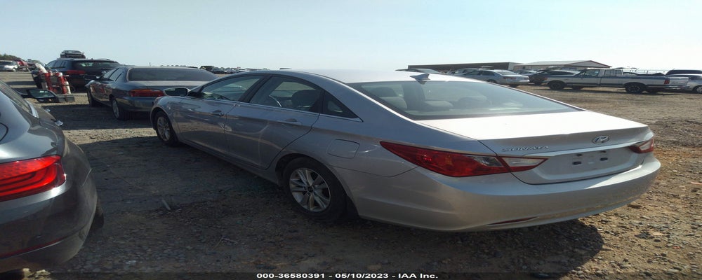 5NPEB4AC3BH186882 2011 HYUNDAI SONATA photo no. 3