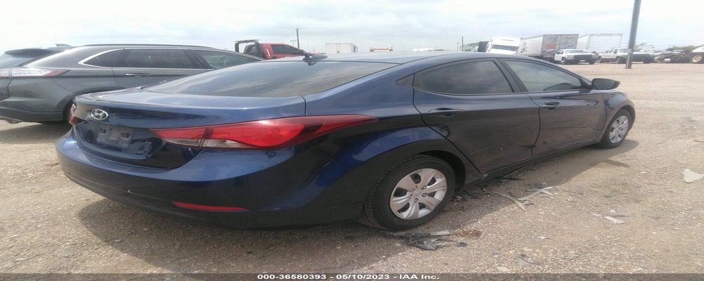 5NPDH4AEXGH747954 2016 HYUNDAI ELANTRA photo no. 4