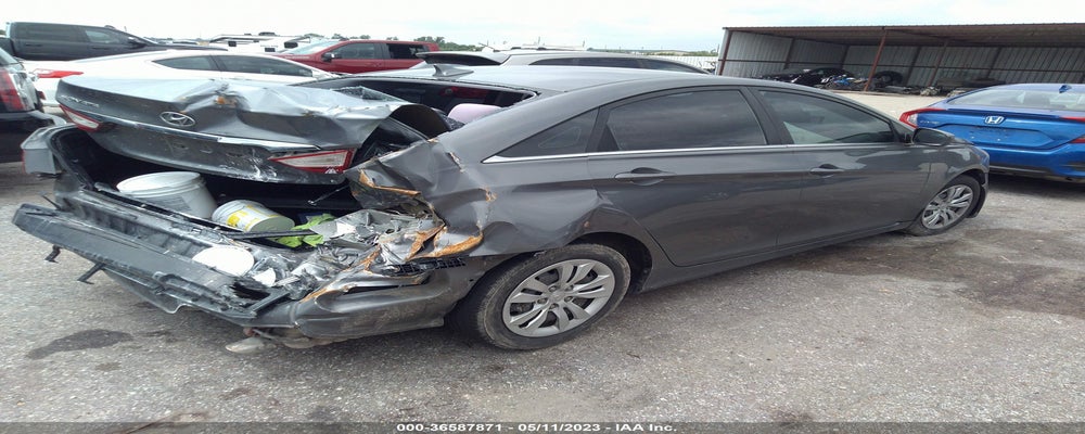 5NPEB4AC2BH147832 2011 HYUNDAI SONATA photo no. 4