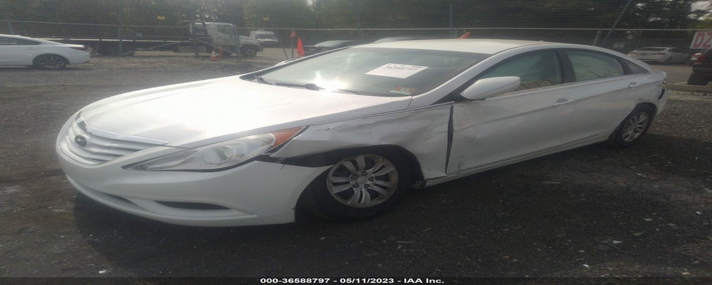 5NPEB4AC6BH262093 2011 HYUNDAI SONATA photo no. 2