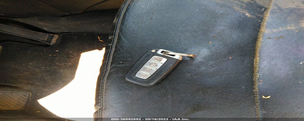 5NPEC4ACXCH417226 2012 HYUNDAI SONATA photo no. 11