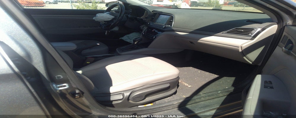 KMHD84LF9HU282818 2017 HYUNDAI ELANTRA photo no. 5