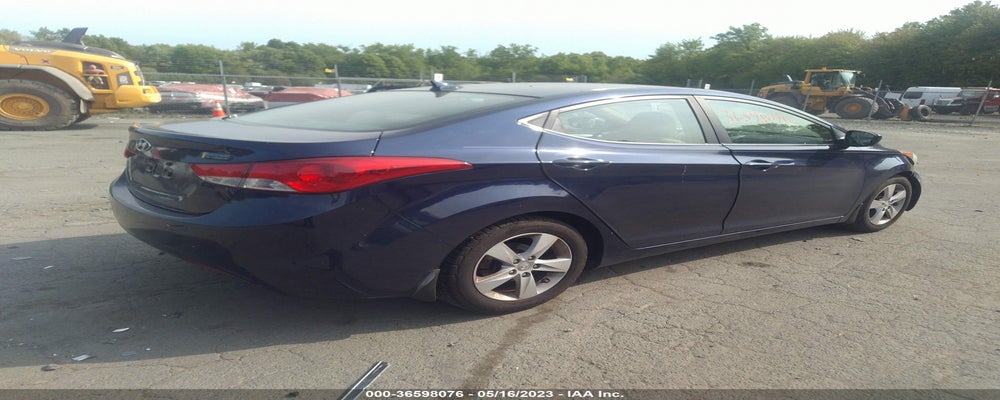 5NPDH4AE3DH198447 2013 HYUNDAI ELANTRA photo no. 4