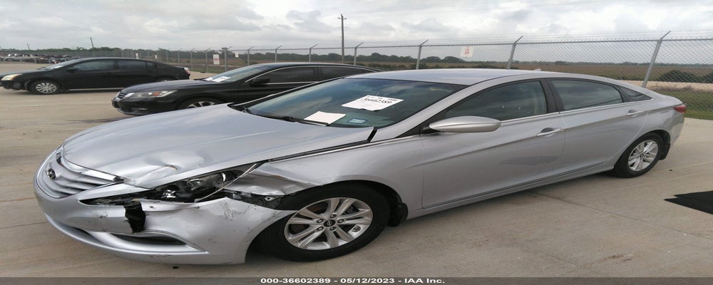 5NPEB4ACXBH286588 2011 HYUNDAI SONATA photo no. 2