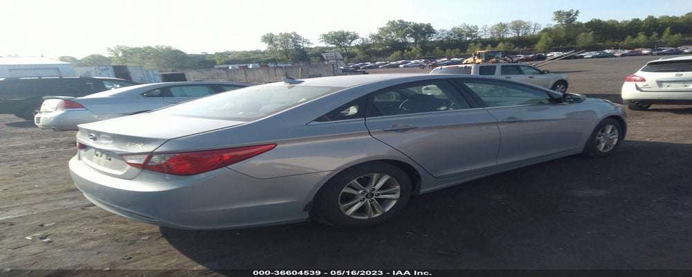 5NPEB4AC5BH198113 2011 HYUNDAI SONATA photo no. 4
