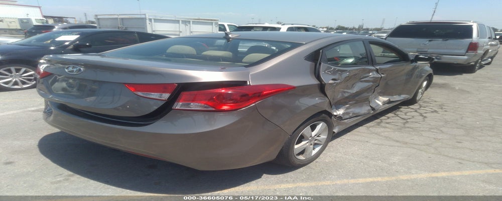 5NPDH4AE2DH370998 2013 HYUNDAI ELANTRA photo no. 4