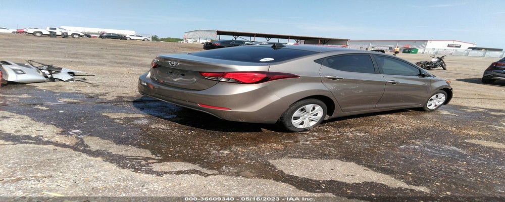 5NPDH4AE9GH690095 2016 HYUNDAI ELANTRA photo no. 4