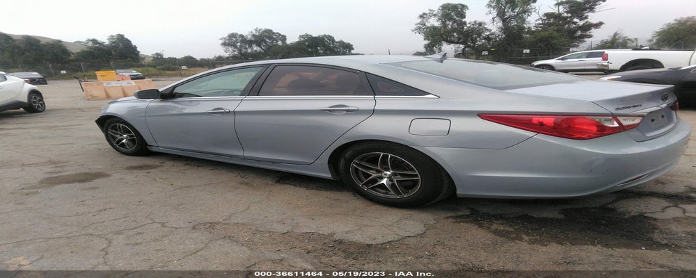 5NPEB4AC1BH088594 2011 HYUNDAI SONATA photo no. 3